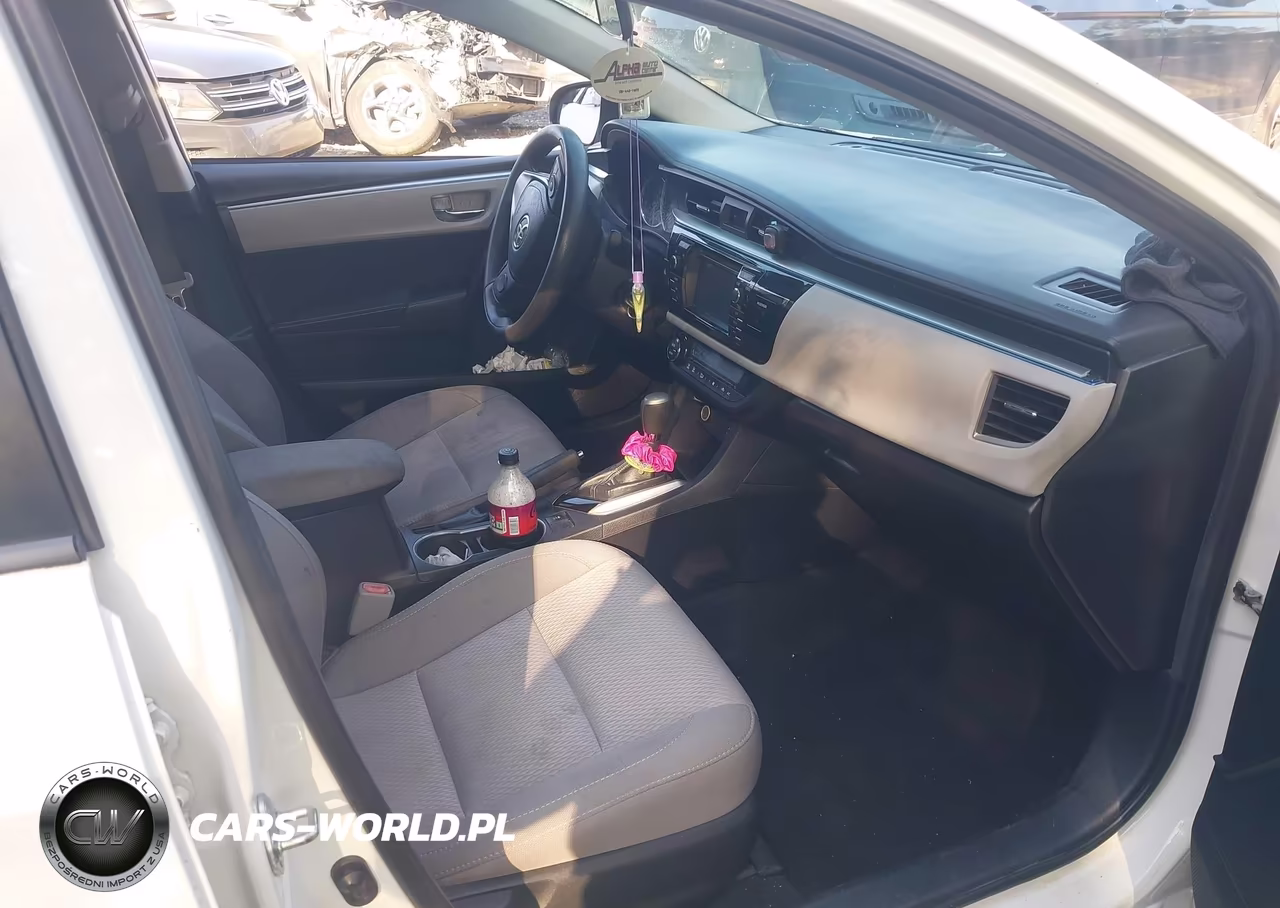 2015 Toyota Corolla Le VIN:2T1BURHE9FC341641 - 5