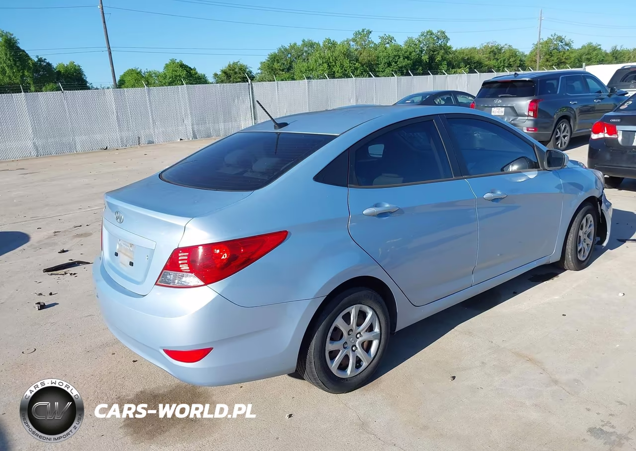2013 Hyundai Accent Gls VIN:KMHCT4AE6DU397052 - 4