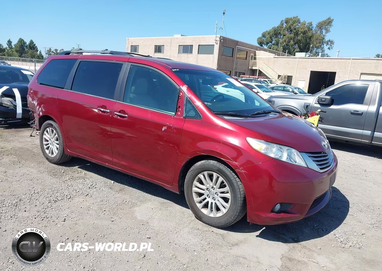 2015 Toyota Sienna Xle Premium 8 Passenger – zdjęcie 1 z 17