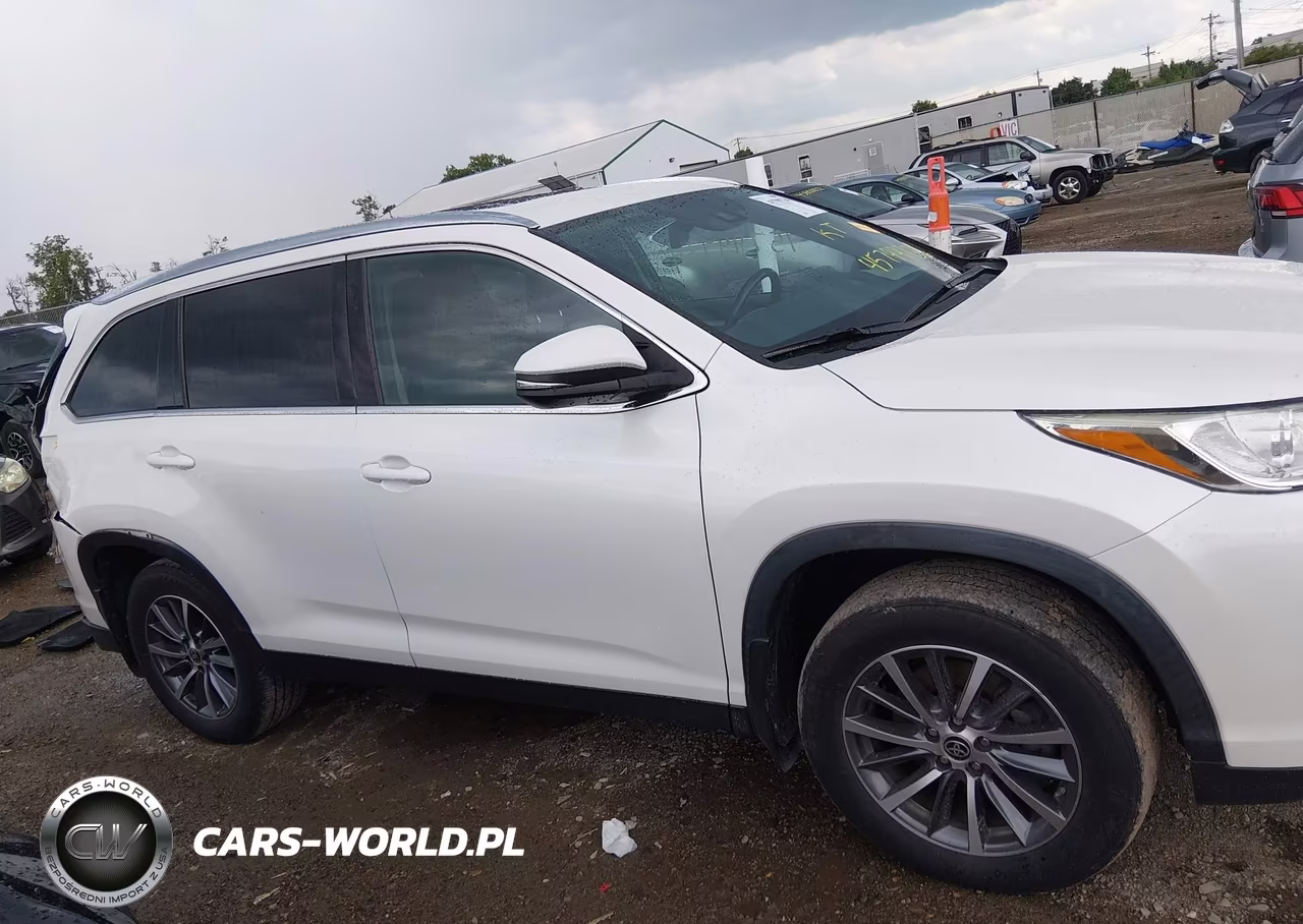 2019 Toyota Highlander Xle VIN:5TDJZRFH9KS627503 - 14