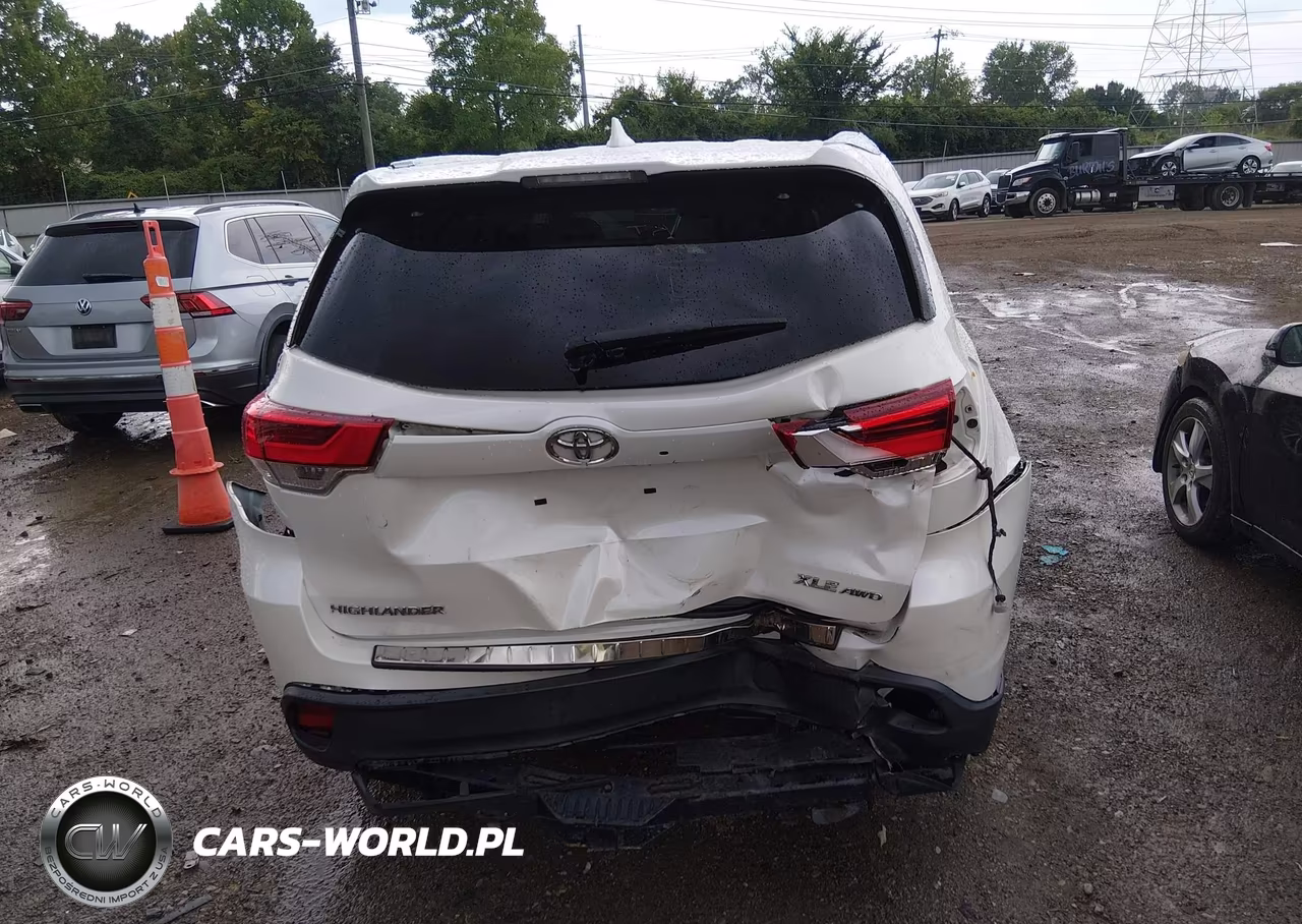 2019 Toyota Highlander Xle VIN:5TDJZRFH9KS627503 - 17
