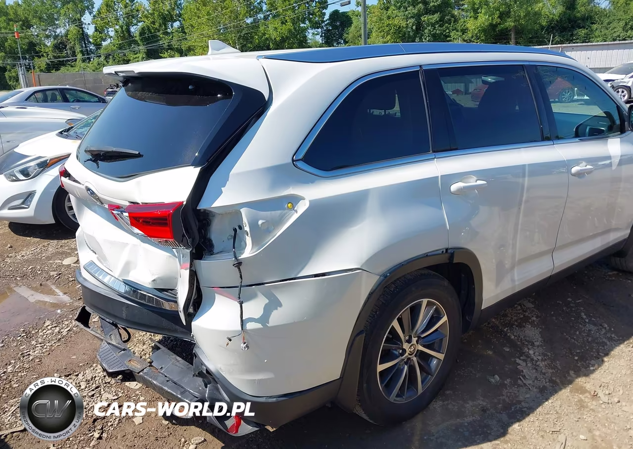 2019 Toyota Highlander Xle VIN:5TDJZRFH9KS627503 - 19