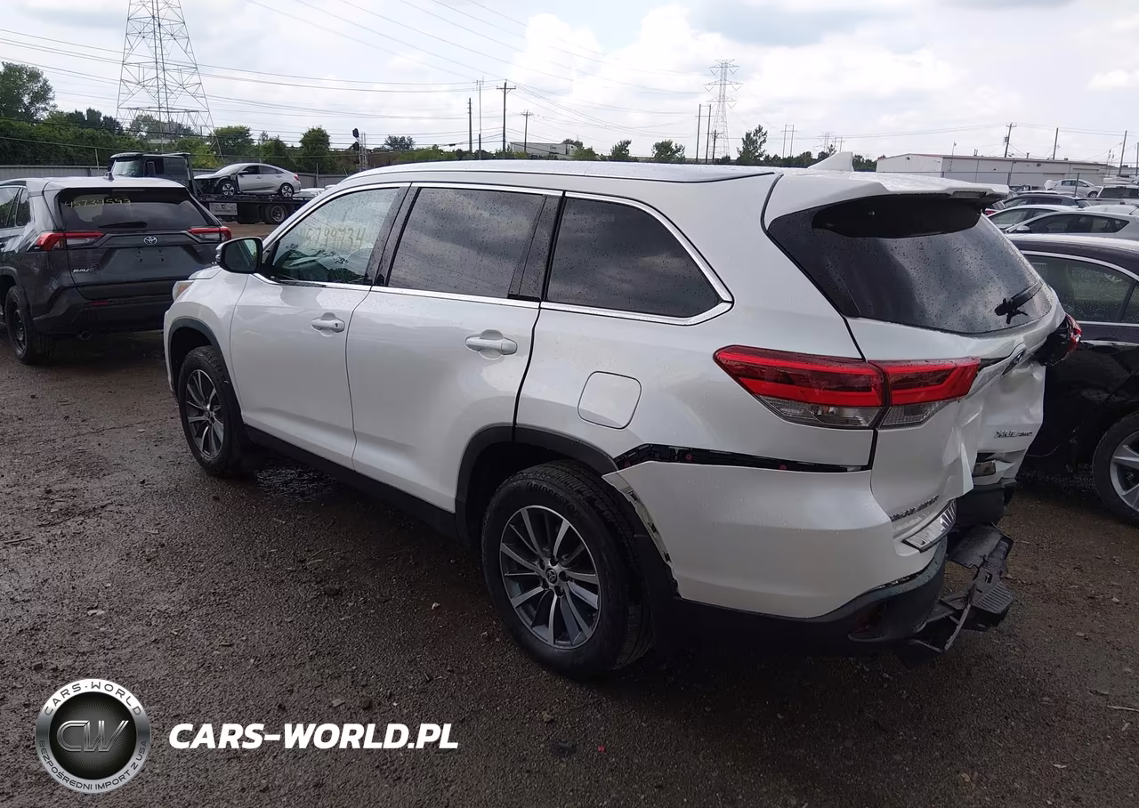2019 Toyota Highlander Xle VIN:5TDJZRFH9KS627503 - 3
