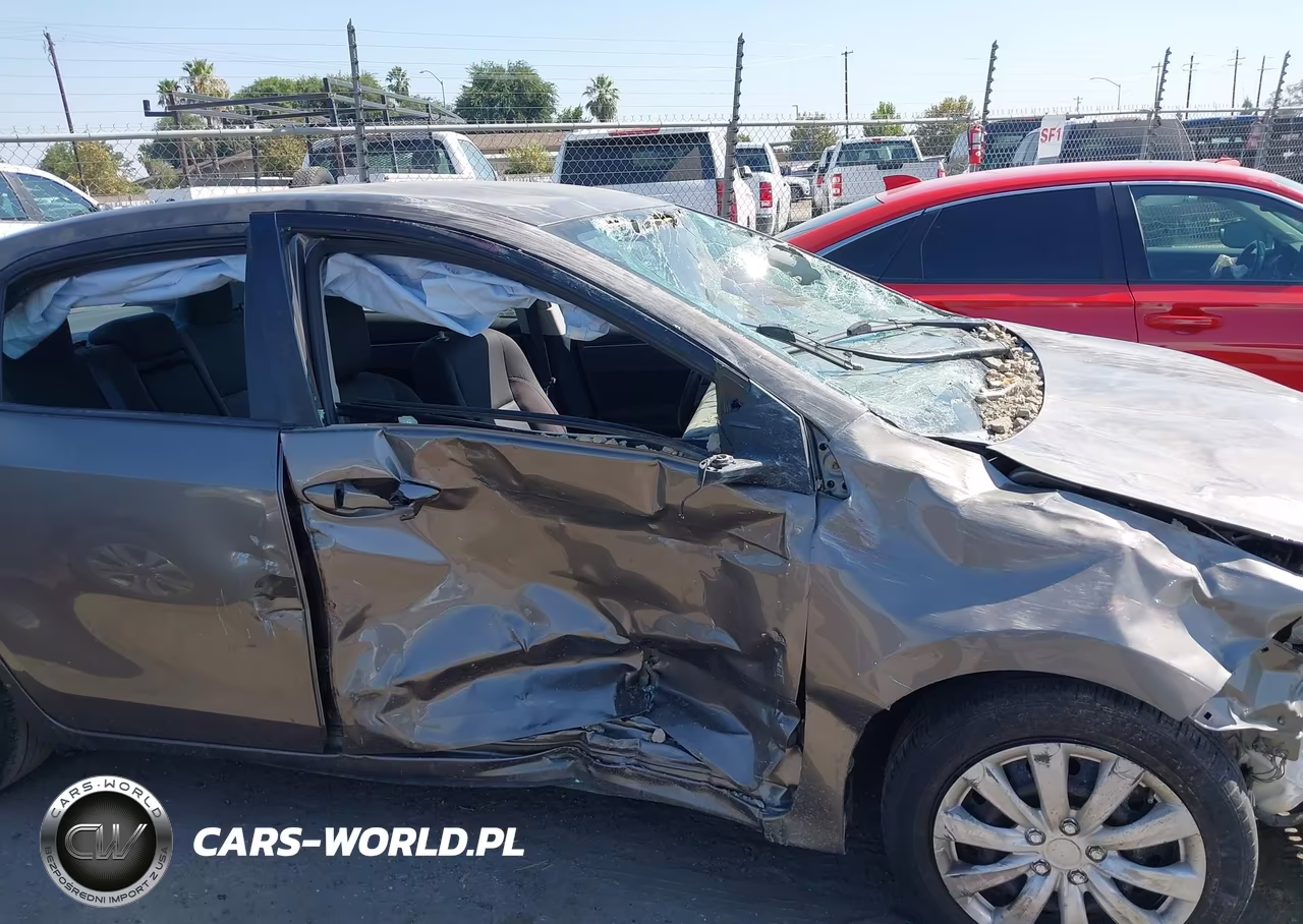 2017 Toyota Corolla Le VIN:2T1BURHE2HC773068 - 13