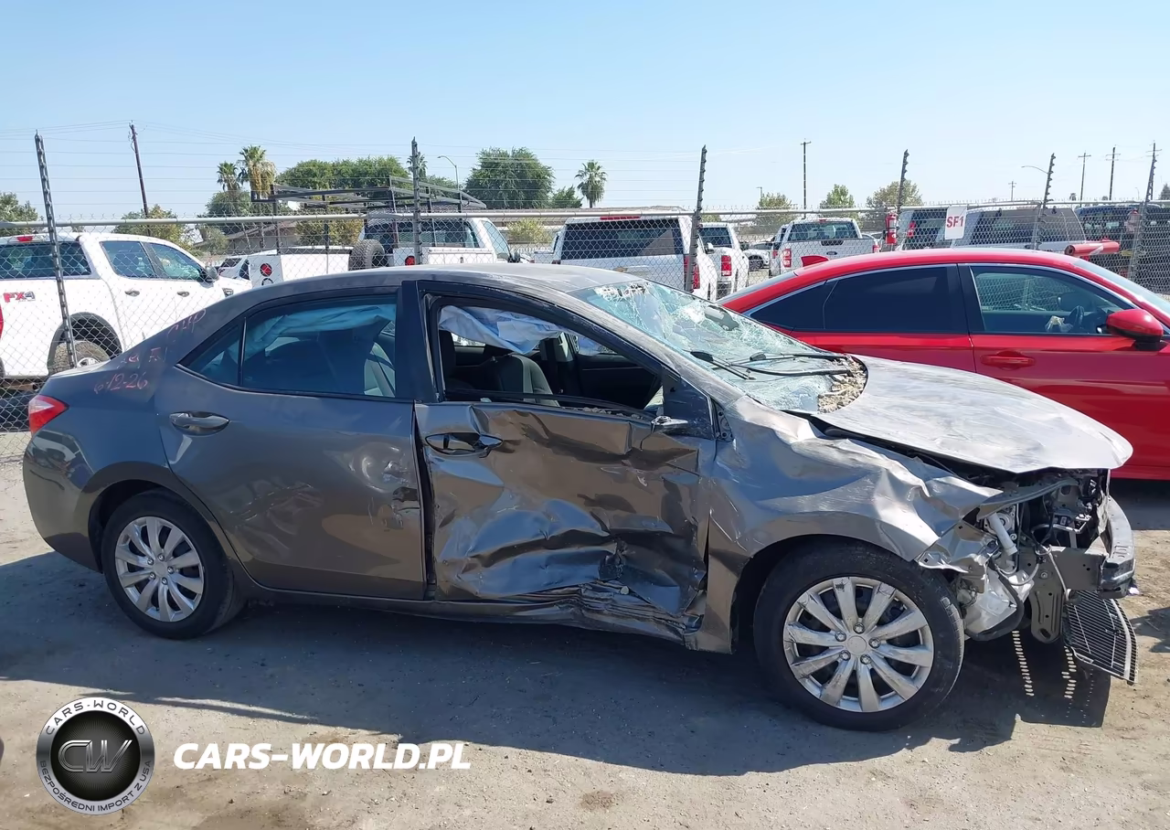 2017 Toyota Corolla Le VIN:2T1BURHE2HC773068 - 19