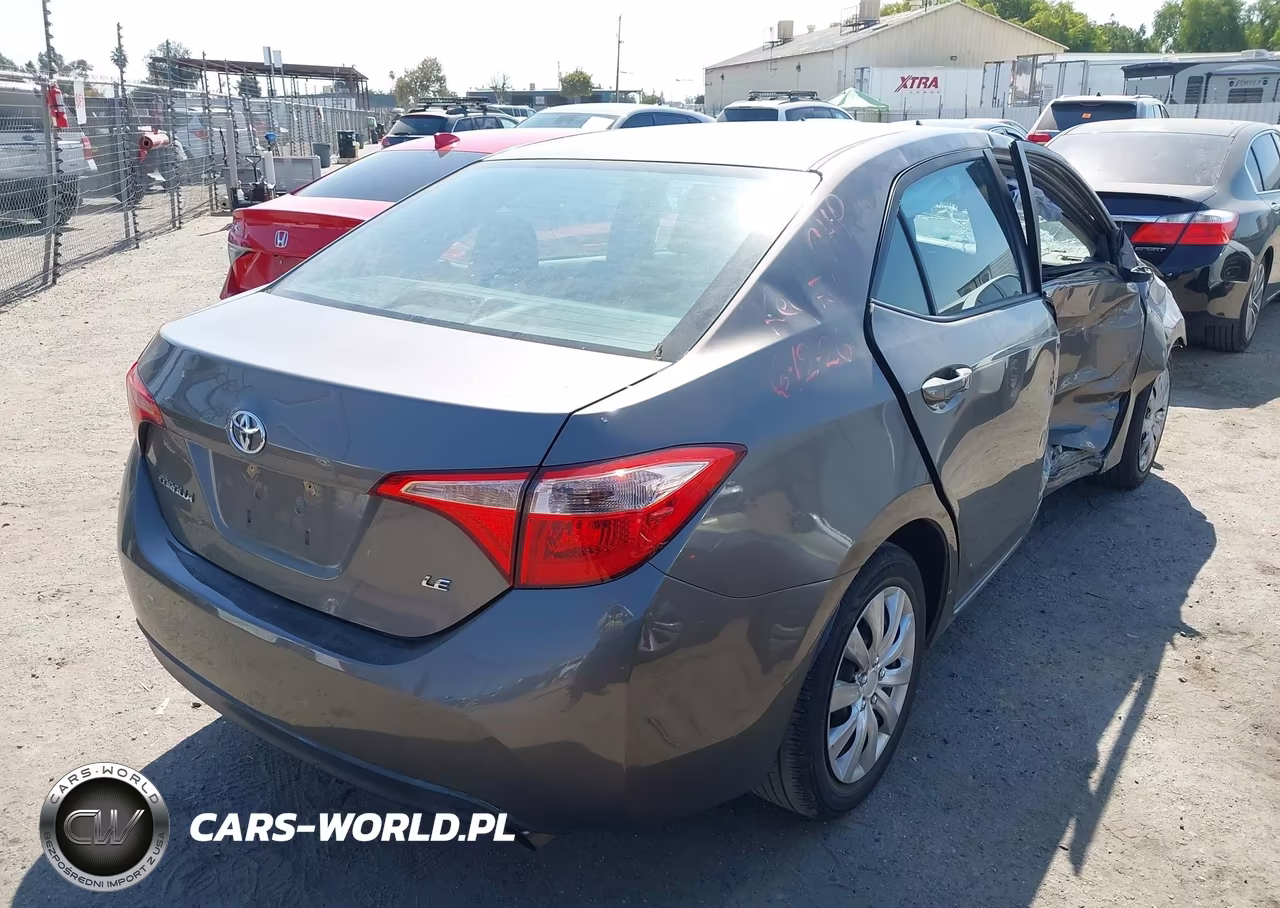 2017 Toyota Corolla Le VIN:2T1BURHE2HC773068 - 4