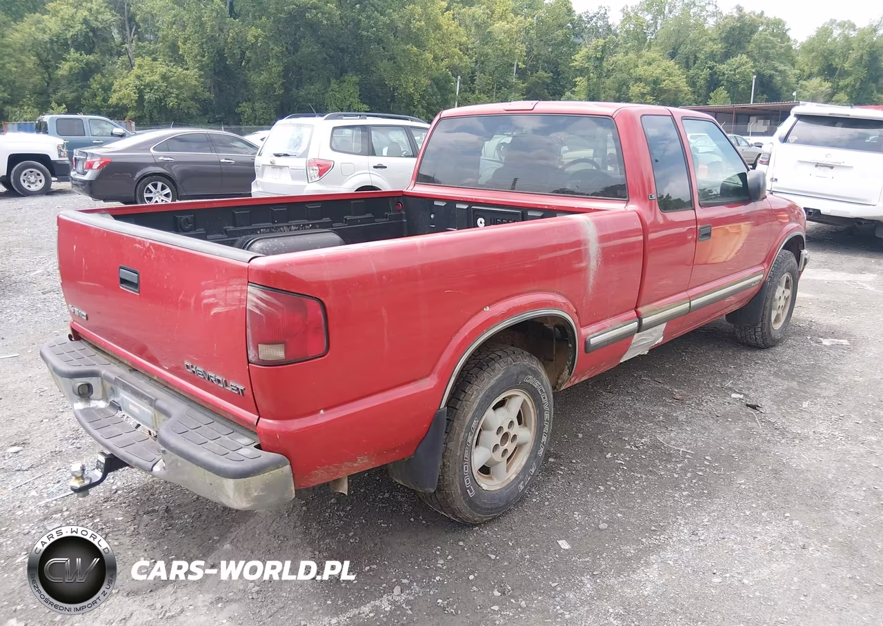 2001 Chevrolet S-10 Ls VIN:1GCDT19W318213792 - 4