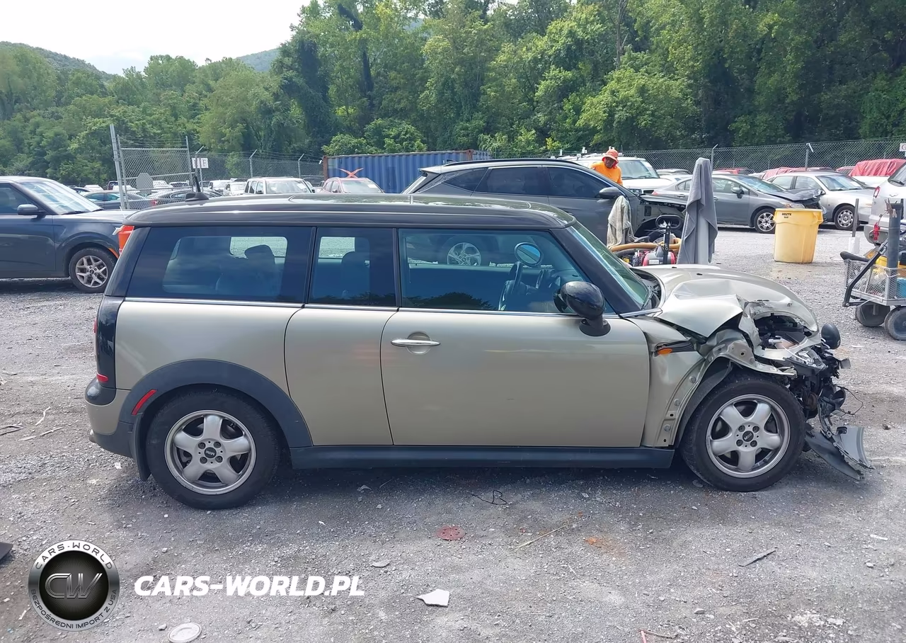 MINI COOPER CLU VIN:WMWML3C53ATX38101 - 13