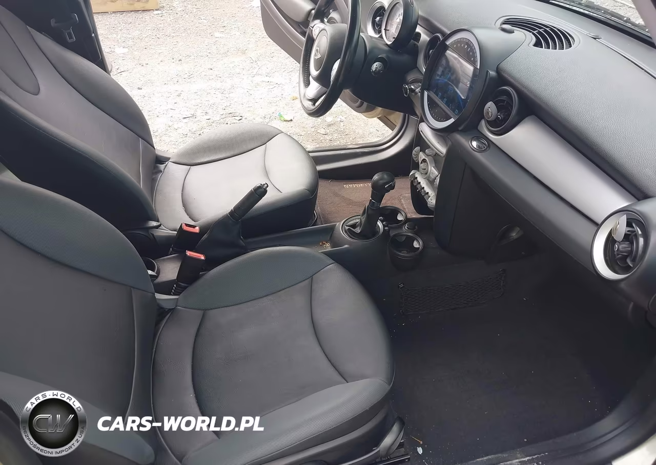 MINI COOPER CLU VIN:WMWML3C53ATX38101 - 5