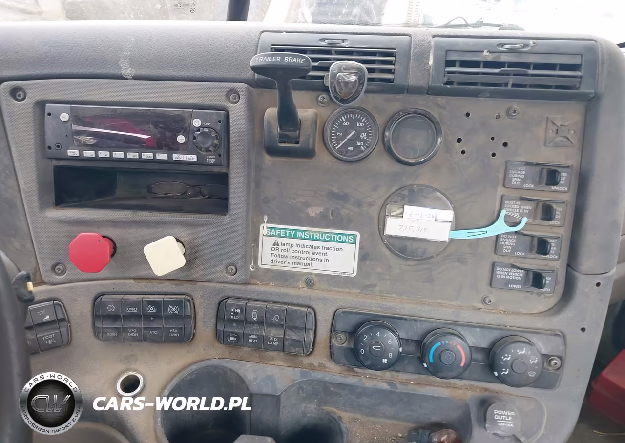 2012 Freightliner Cascadia 125 VIN:1FUJGEDR8CSBR5548 - 17