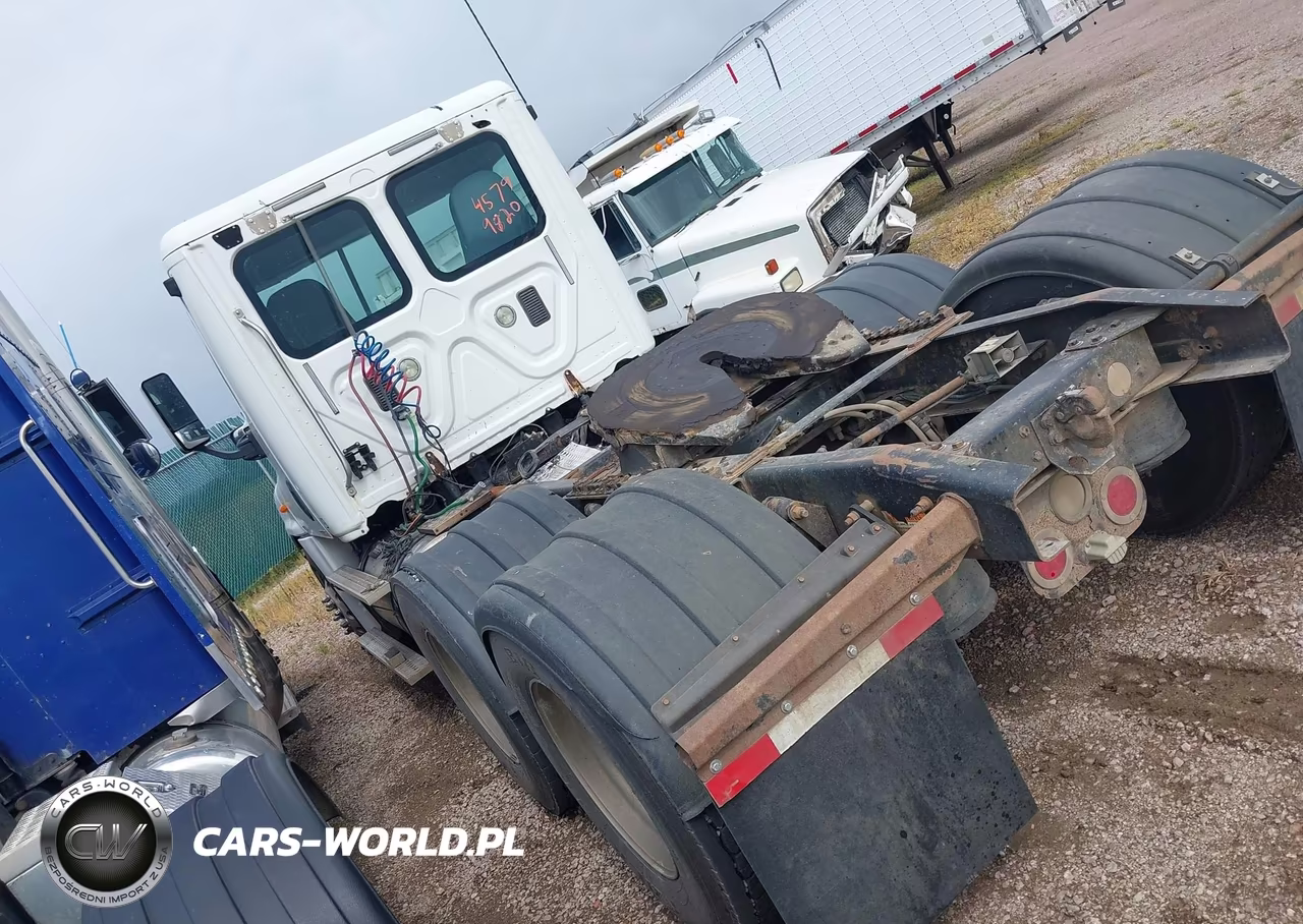 2012 Freightliner Cascadia 125 VIN:1FUJGEDR8CSBR5548 - 3