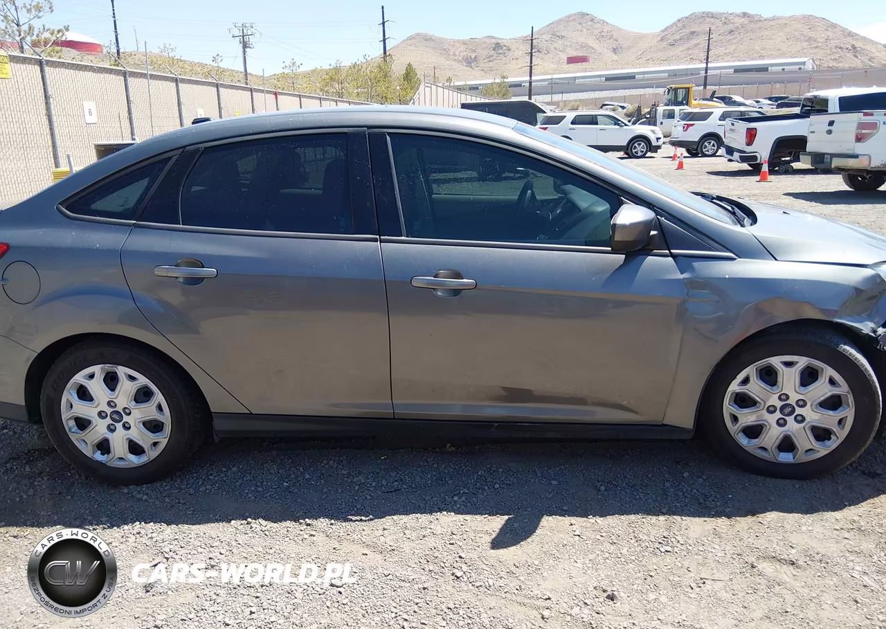 2012 Ford Focus Se VIN:1FAHP3F27CL456935 - 13