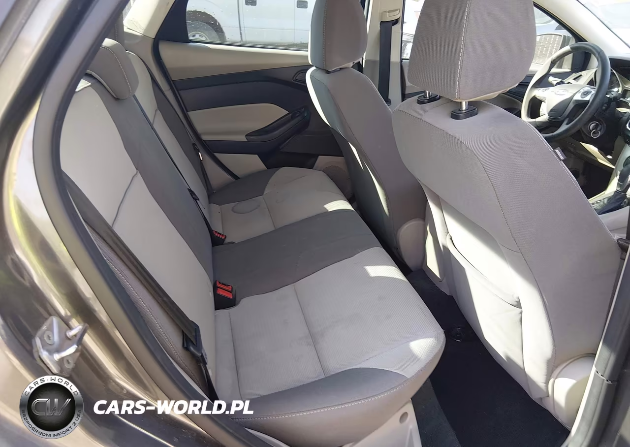 2012 Ford Focus Se VIN:1FAHP3F27CL456935 - 8