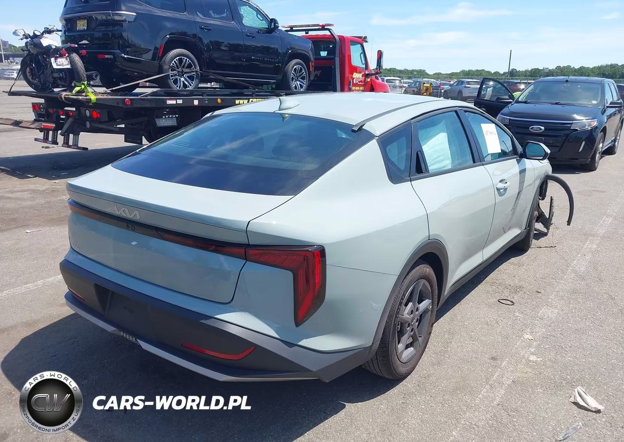 2026 Kia K4 Lxs VIN:3KPFT4DE5TE310011 - 4