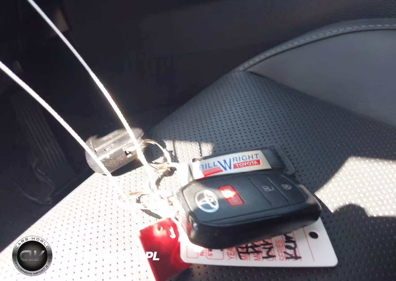 2025 Toyota Prius Xle VIN:JTDACAAU5S3059212 - 11