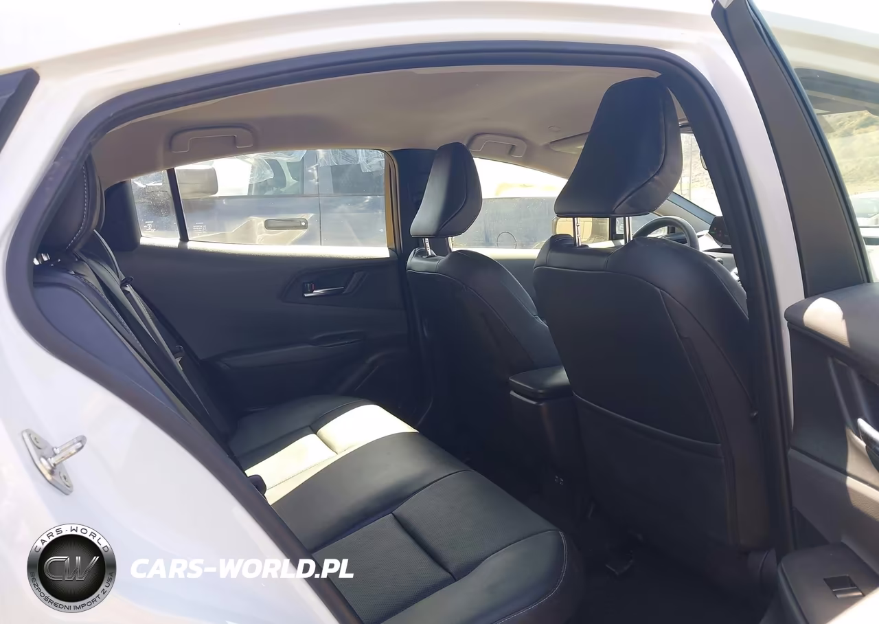 2025 Toyota Prius Xle VIN:JTDACAAU5S3059212 - 8