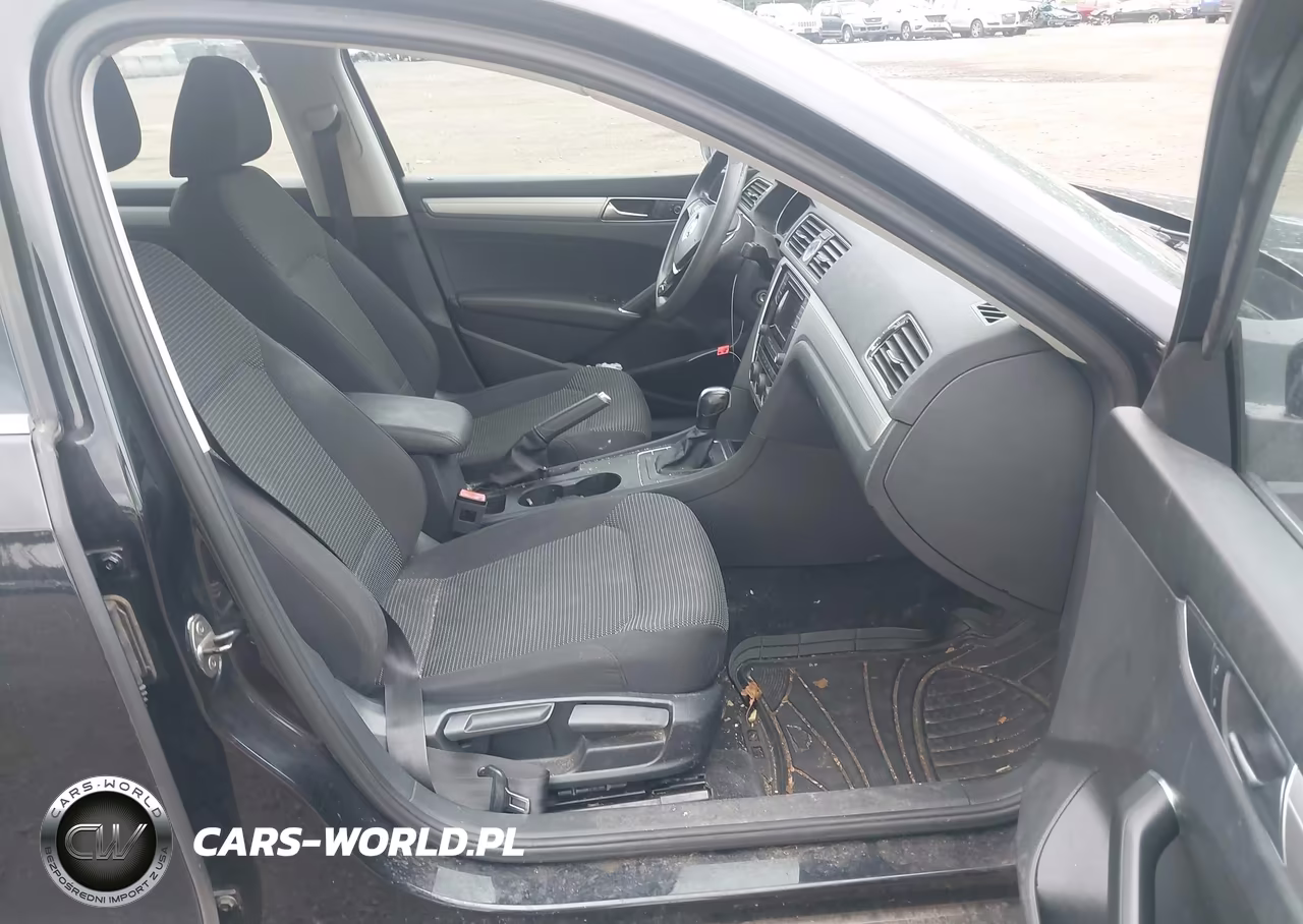 2017 Volkswagen Passat 1.8T S VIN:1VWAT7A33HC015970 - 5