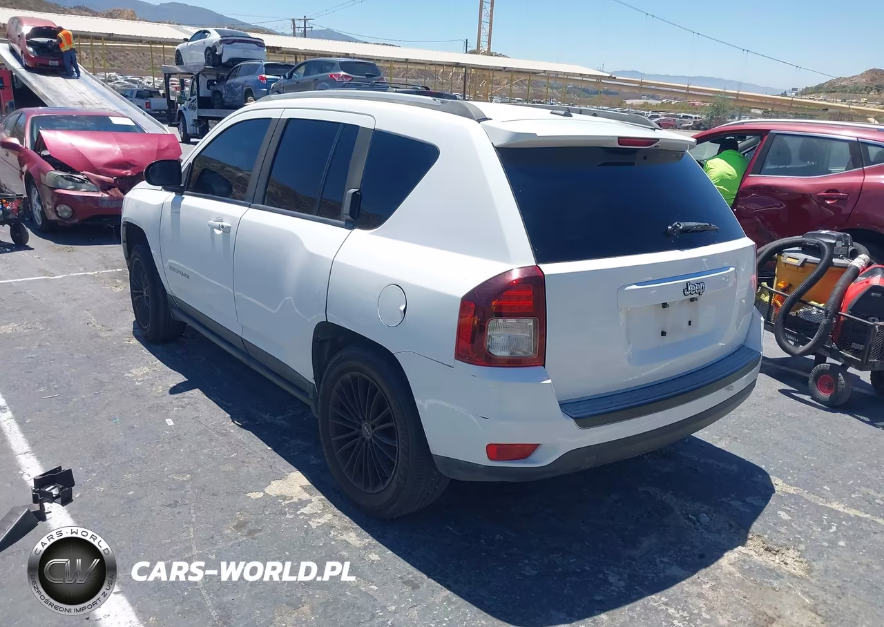 2016 Jeep Compass Sport VIN:1C4NJCBA2GD753610 - 3