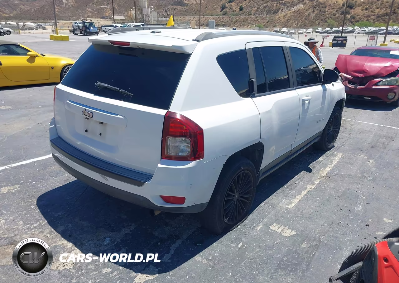 2016 Jeep Compass Sport VIN:1C4NJCBA2GD753610 - 4