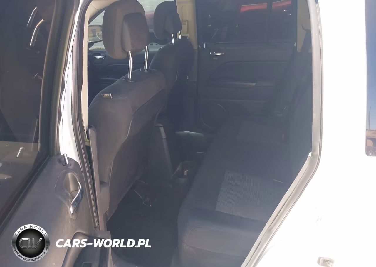 2016 Jeep Compass Sport VIN:1C4NJCBA2GD753610 - 8