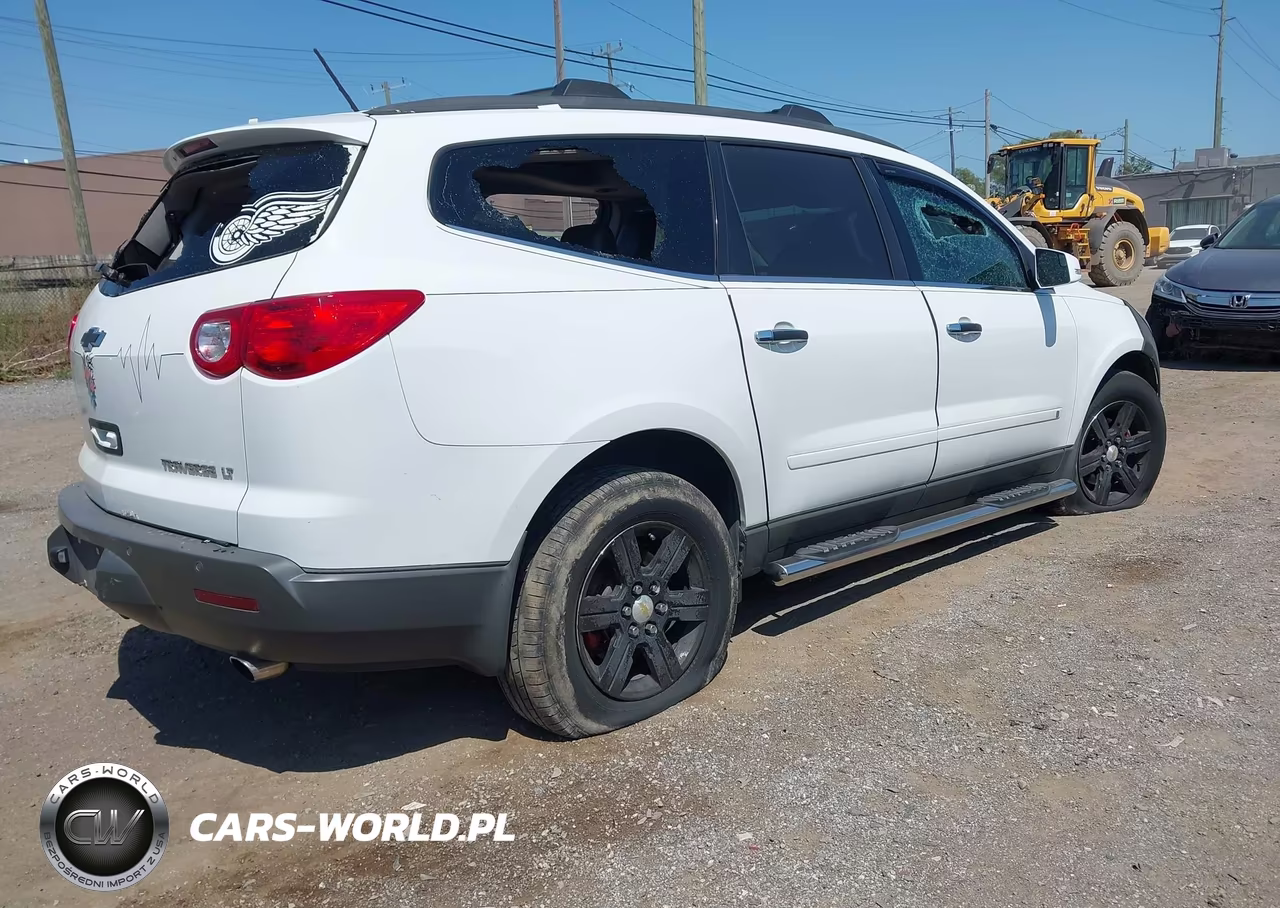 2010 Chevrolet Traverse Lt VIN:1GNLRGED9AS118875 - 4