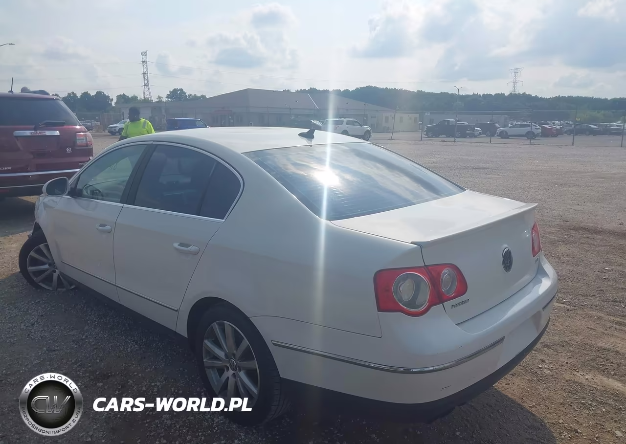 2010 Volkswagen Passat Komfort VIN:WVWJK7AN7AP035676 - 3