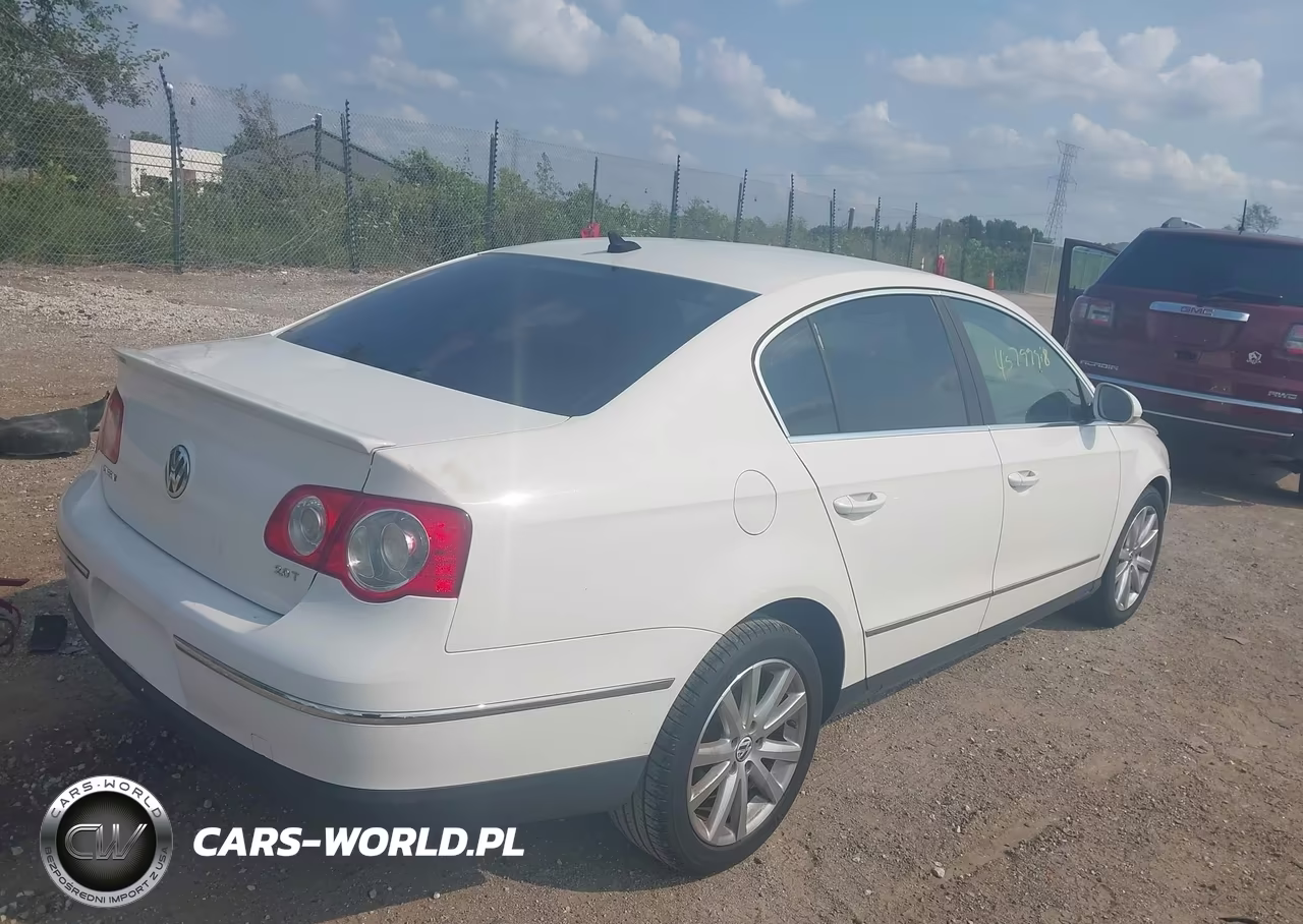 2010 Volkswagen Passat Komfort VIN:WVWJK7AN7AP035676 - 4