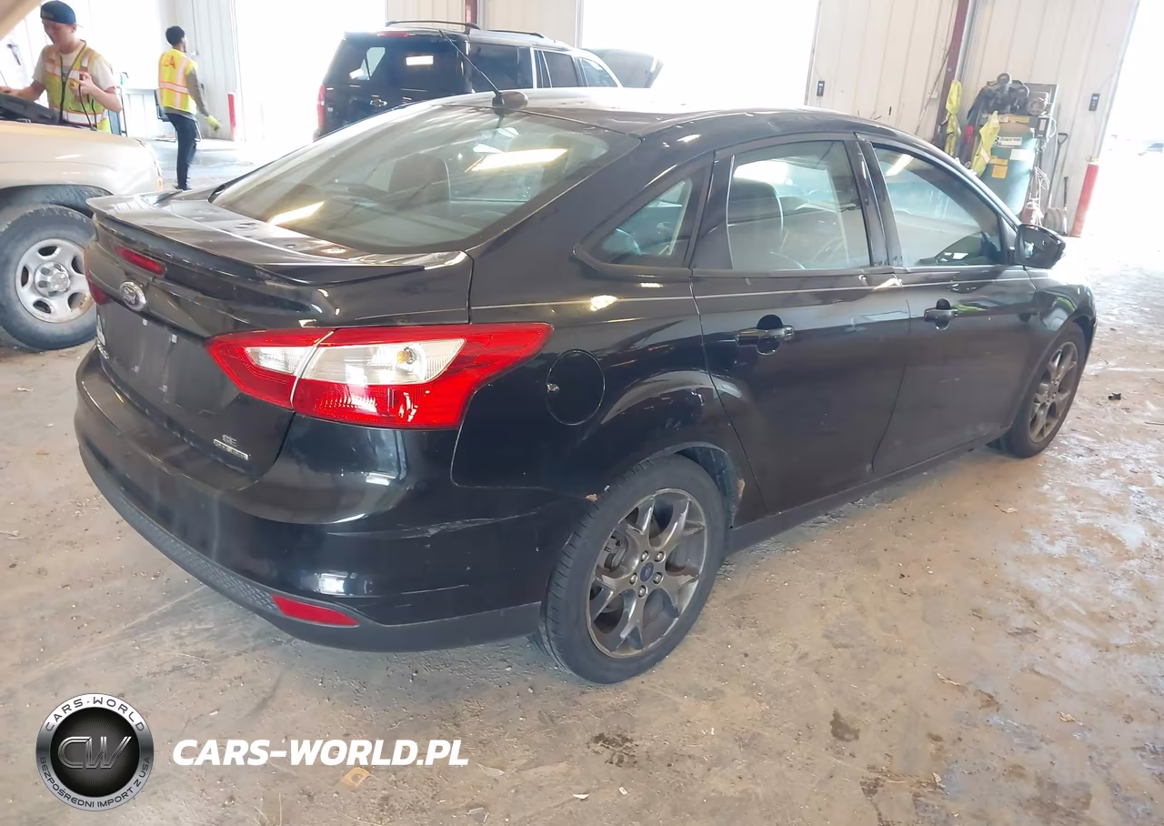 2014 Ford Focus Se VIN:1FADP3F25EL398082 - 4