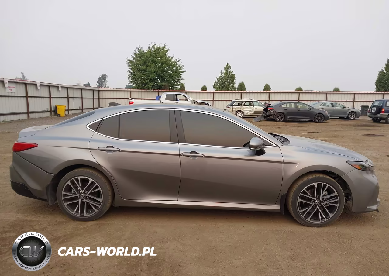 2025 Toyota Camry Xle VIN:4T1DBADK2SU520270 - 13