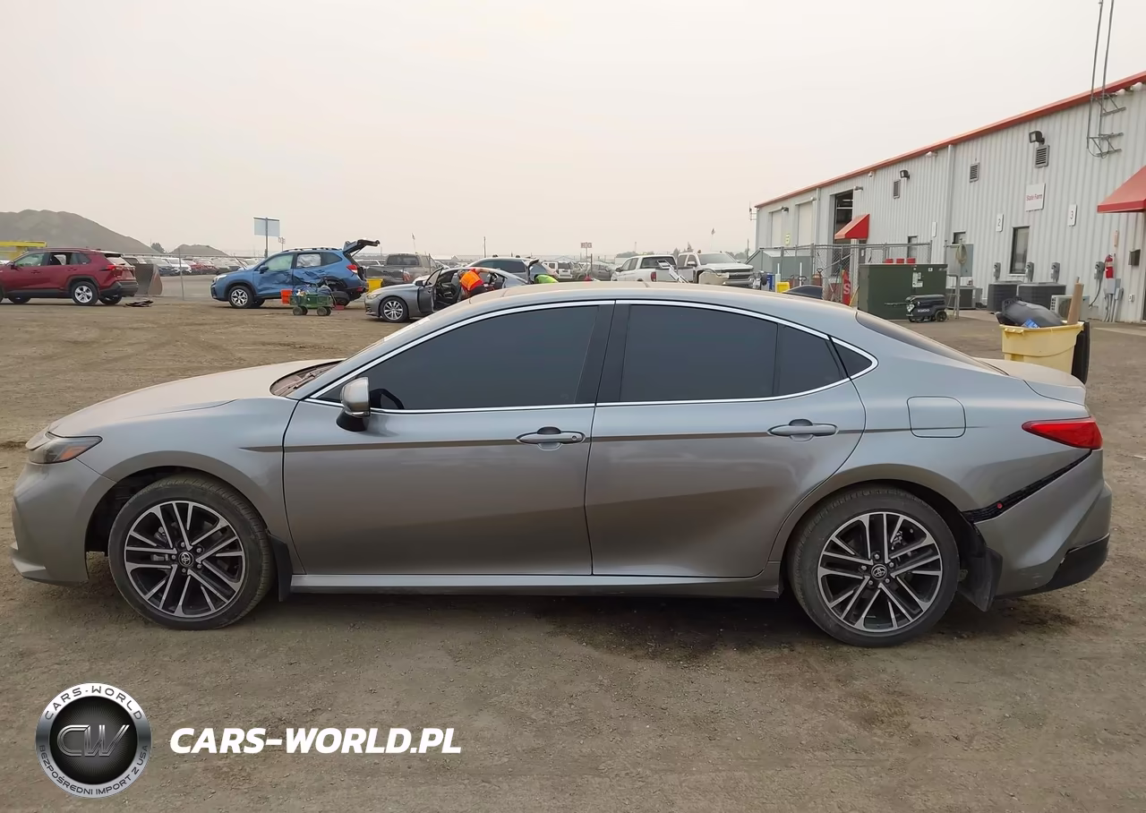 2025 Toyota Camry Xle VIN:4T1DBADK2SU520270 - 14