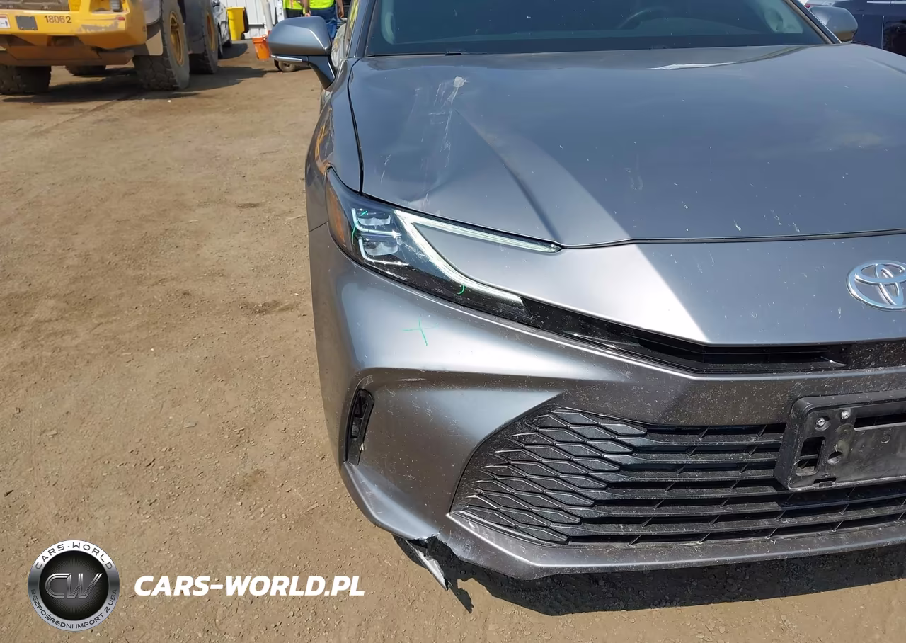 2025 Toyota Camry Xle VIN:4T1DBADK2SU520270 - 17