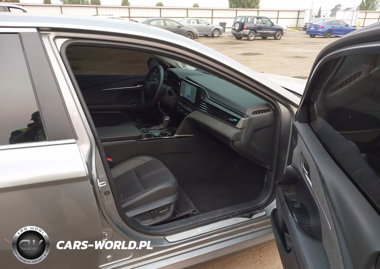 2025 Toyota Camry Xle VIN:4T1DBADK2SU520270 - 5