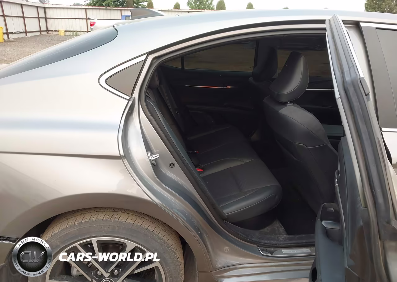 2025 Toyota Camry Xle VIN:4T1DBADK2SU520270 - 8