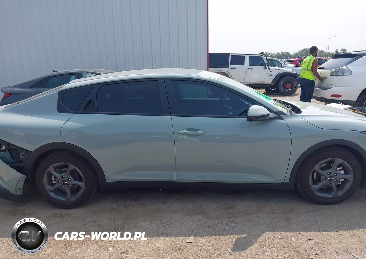 2025 Kia K4 Lxs VIN:3KPFT4DE5SE229220 - 14