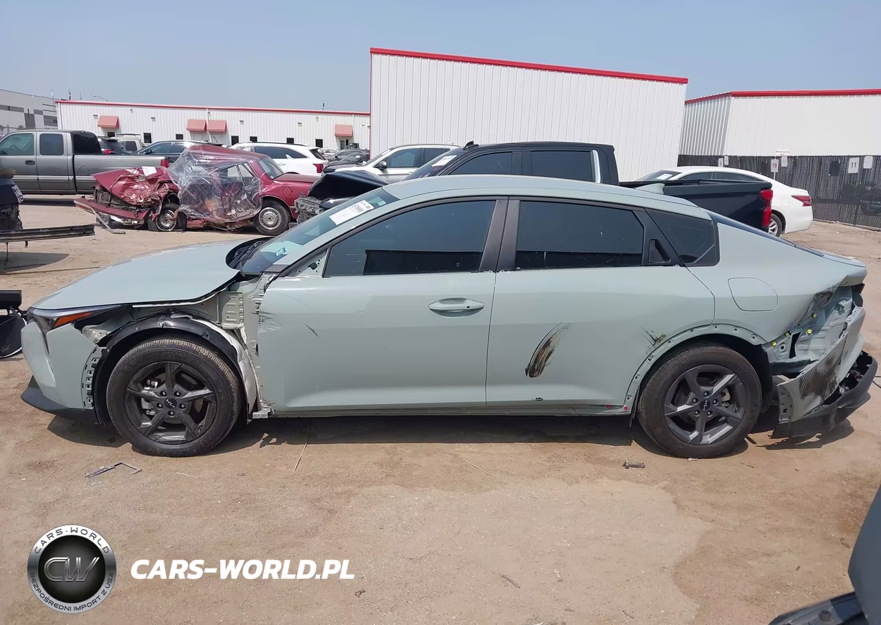 2025 Kia K4 Lxs VIN:3KPFT4DE5SE229220 - 15