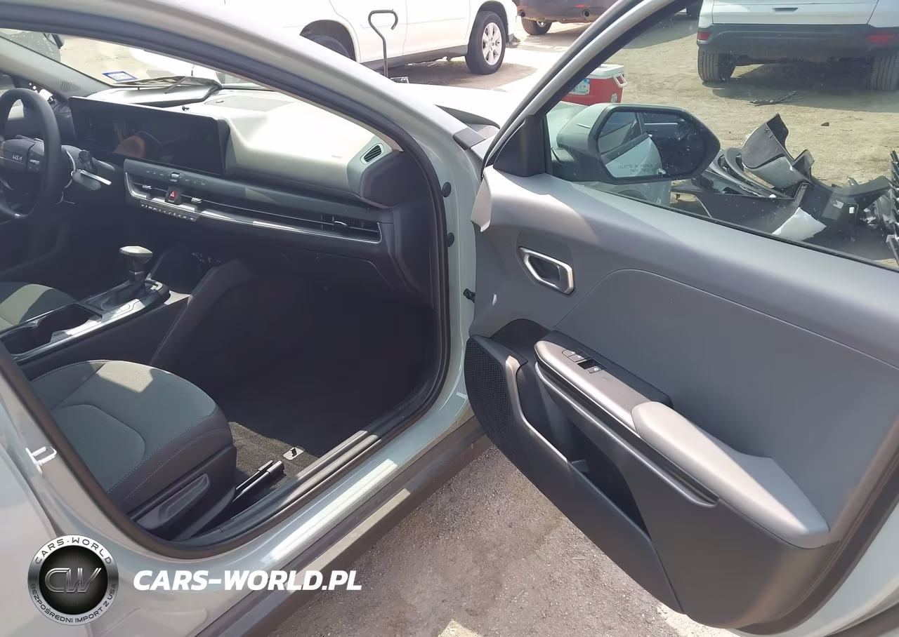 2025 Kia K4 Lxs VIN:3KPFT4DE5SE229220 - 5