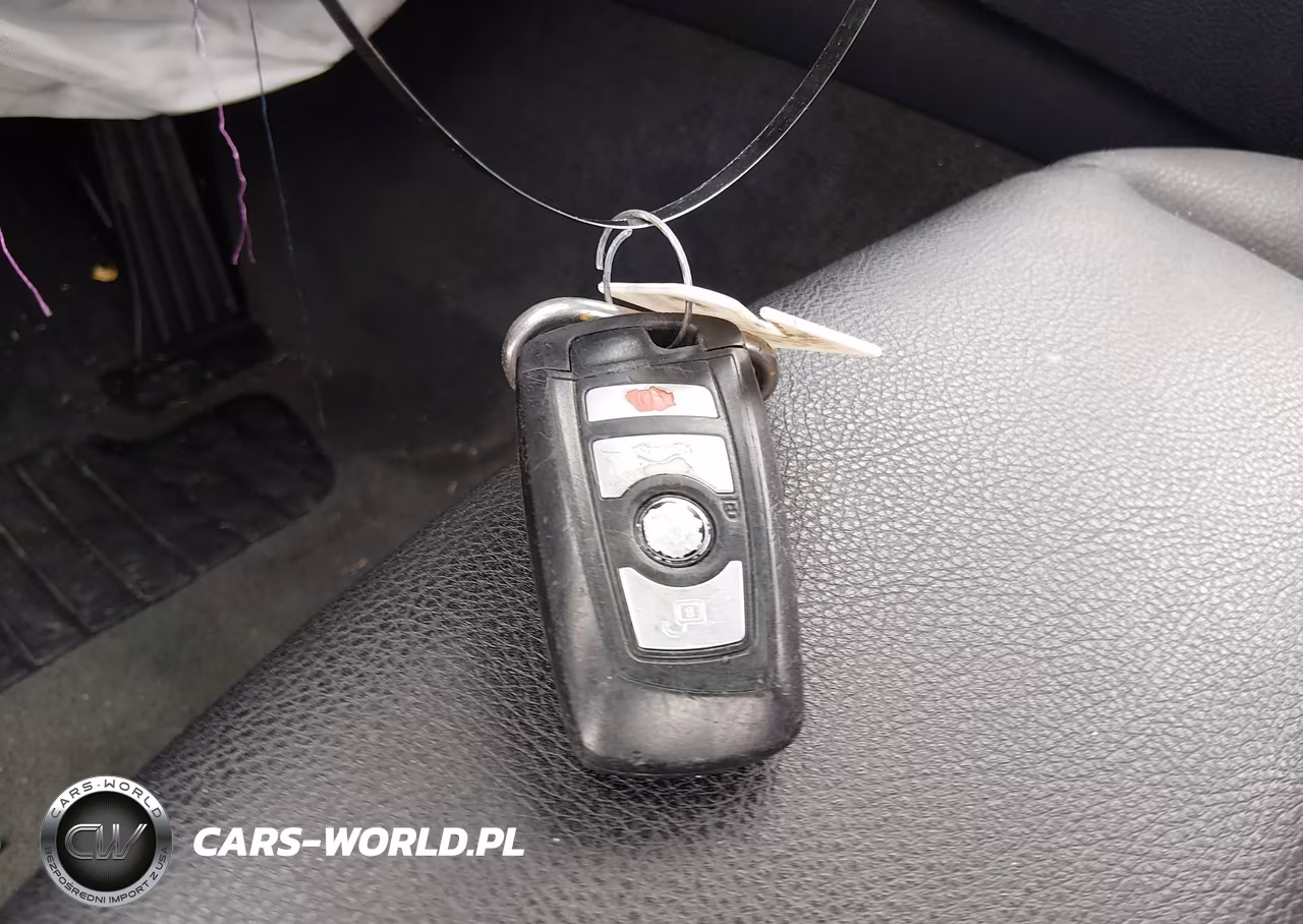 2018 BMW 320I xDrive VIN:WBA8E5G52JNU46087 - 11