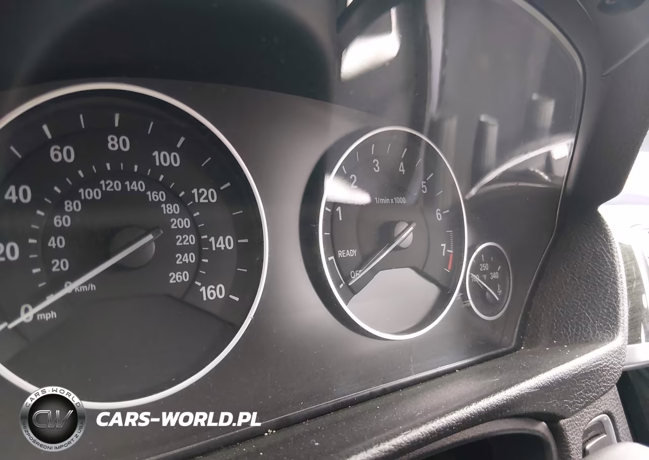 2018 BMW 320I xDrive VIN:WBA8E5G52JNU46087 - 16