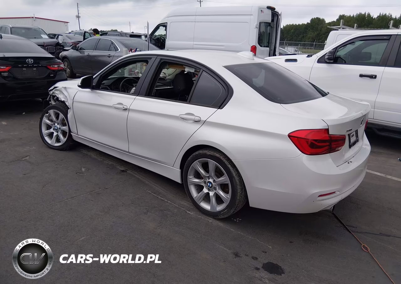 2018 BMW 320I xDrive VIN:WBA8E5G52JNU46087 - 3