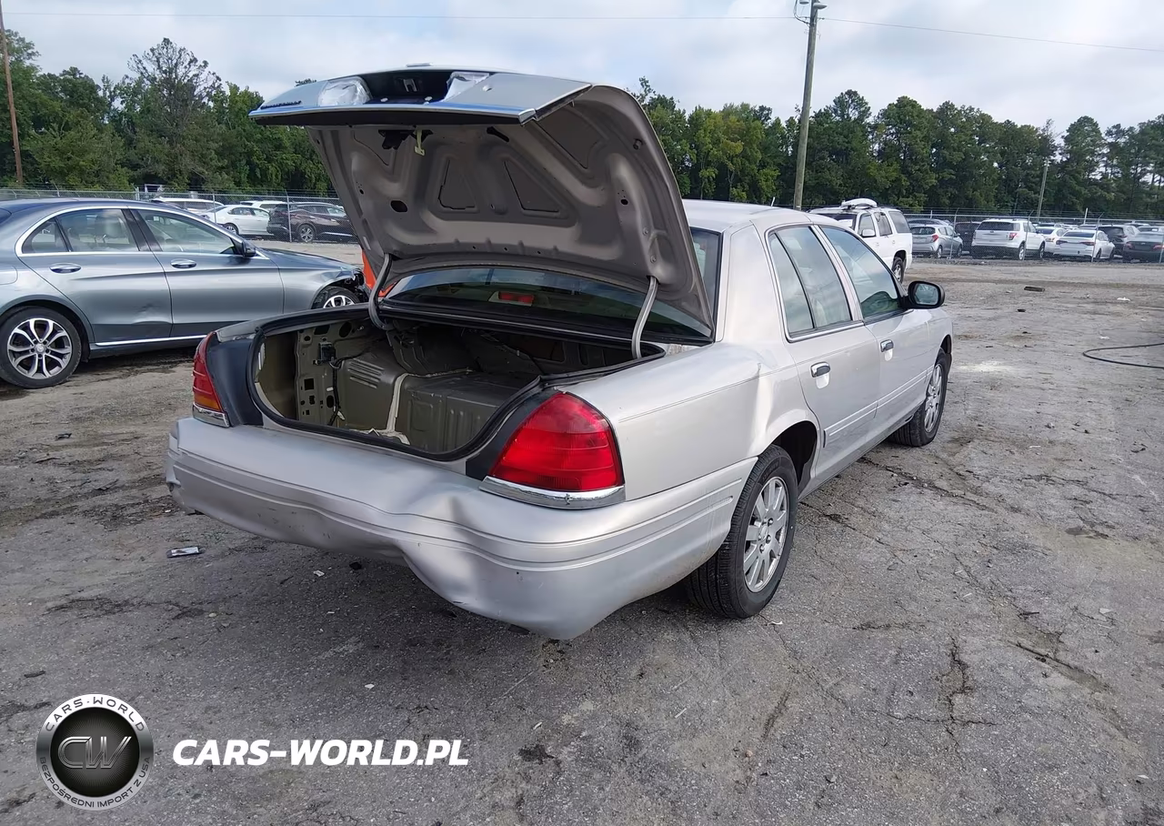 2007 Ford Crown Victoria Lx VIN:2FAFP74V97X142398 - 4