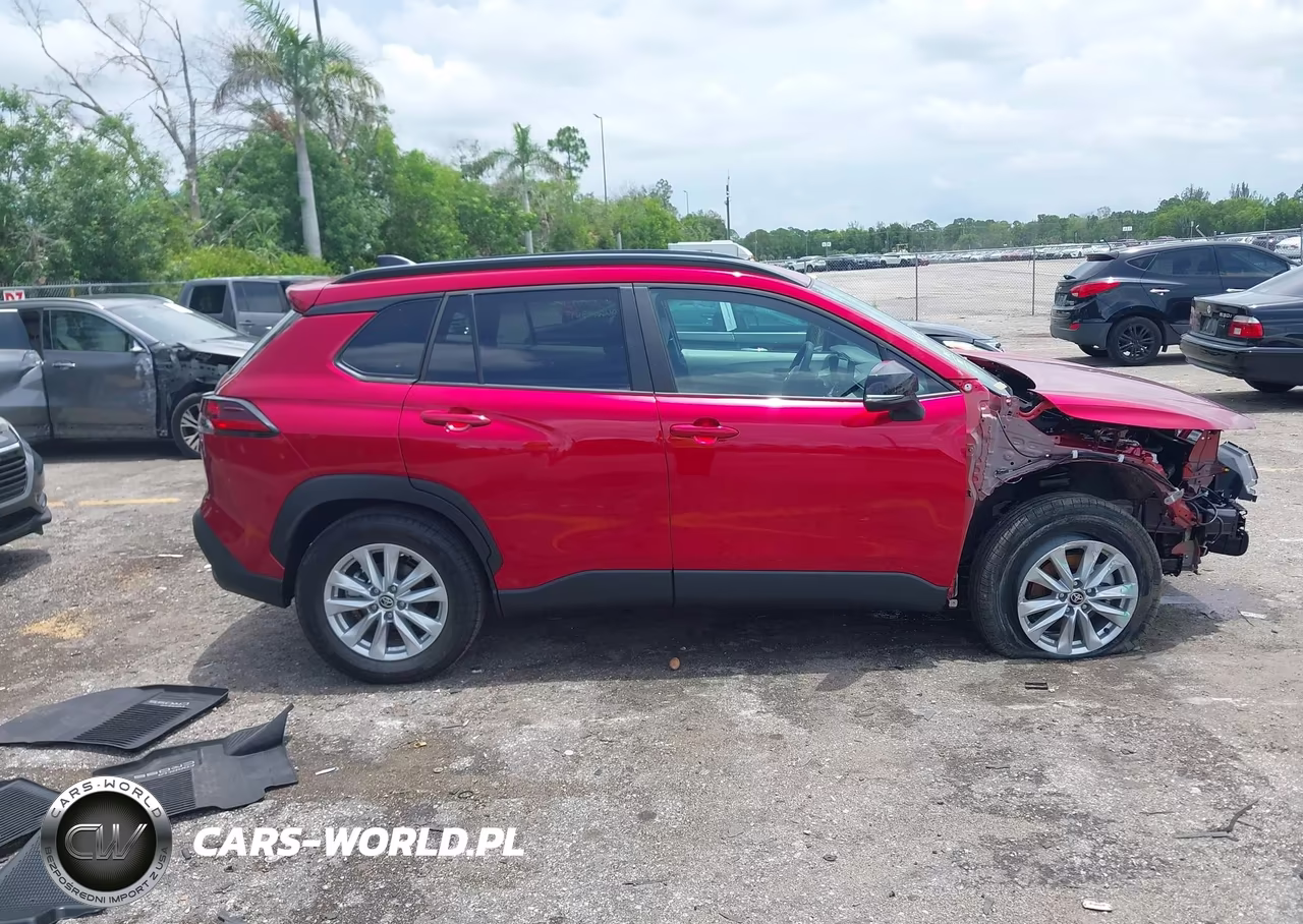 2026 Toyota Corolla Cross Le VIN:7MUCAAAG7TV210274 - 13