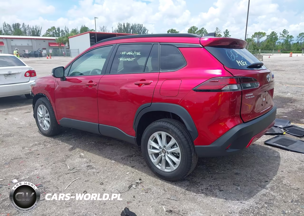 2026 Toyota Corolla Cross Le VIN:7MUCAAAG7TV210274 - 3