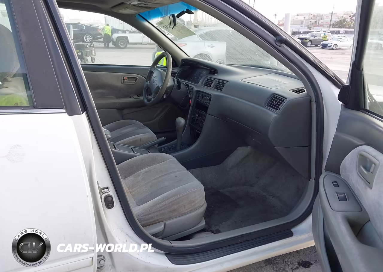 1998 Toyota Camry Le VIN:JT2BG22K7W0121575 - 5