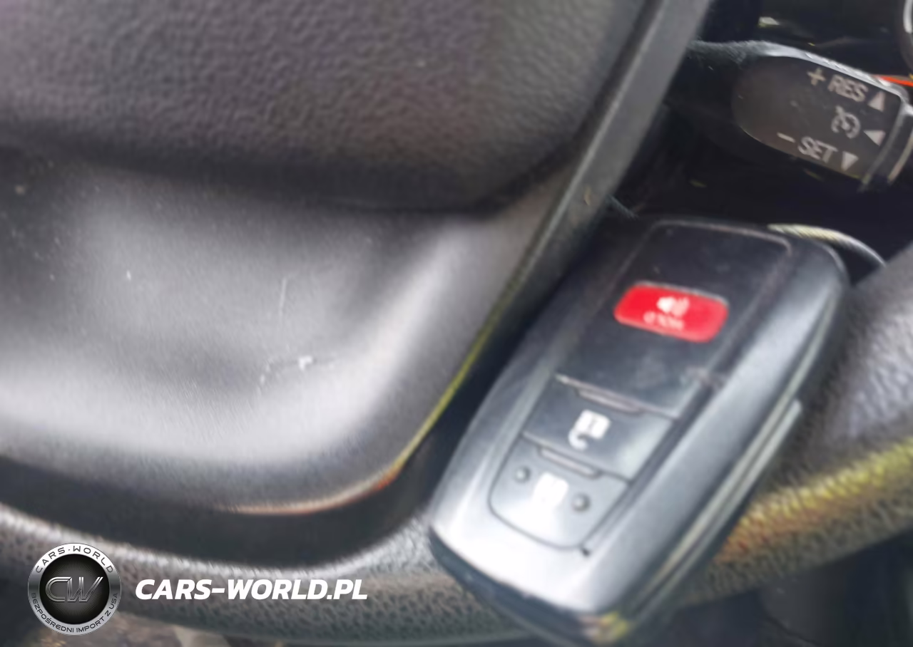 2016 Toyota Prius Two VIN:JTDKBRFUXG3011033 - 11