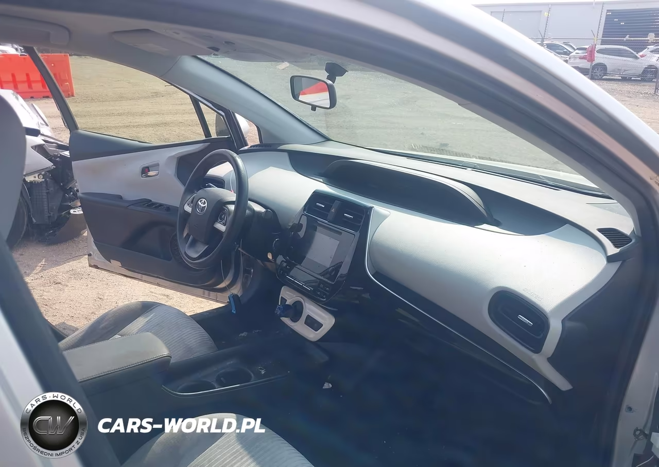 2016 Toyota Prius Two VIN:JTDKBRFUXG3011033 - 5