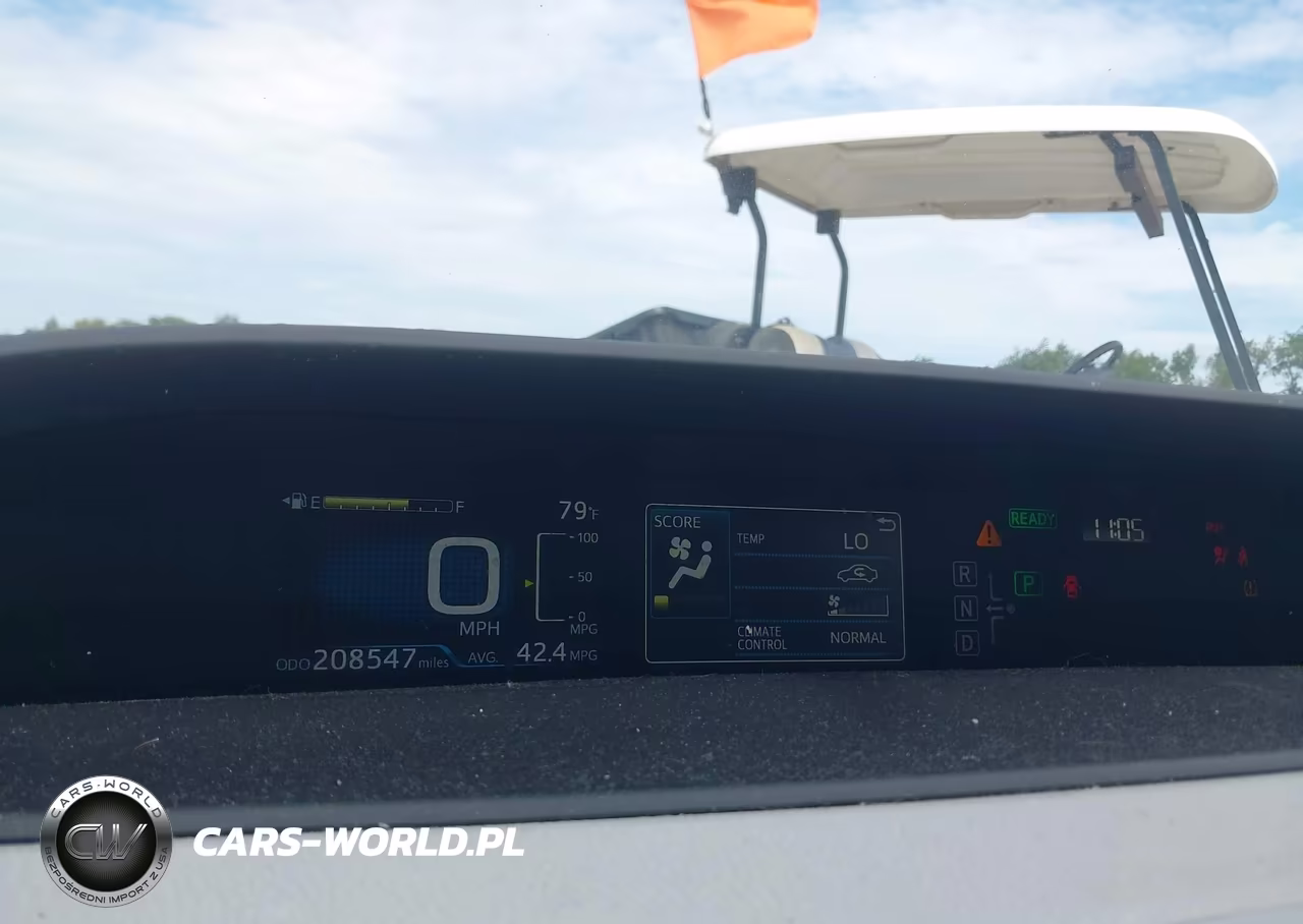 2016 Toyota Prius Two VIN:JTDKBRFUXG3011033 - 7