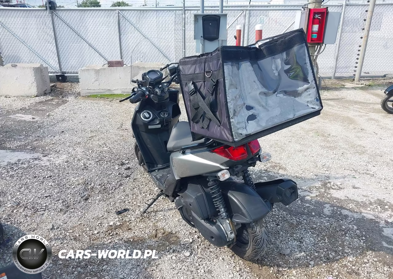 2018 Yamaha Yw125 VIN:RKRSEB1Y3JA002467 - 3