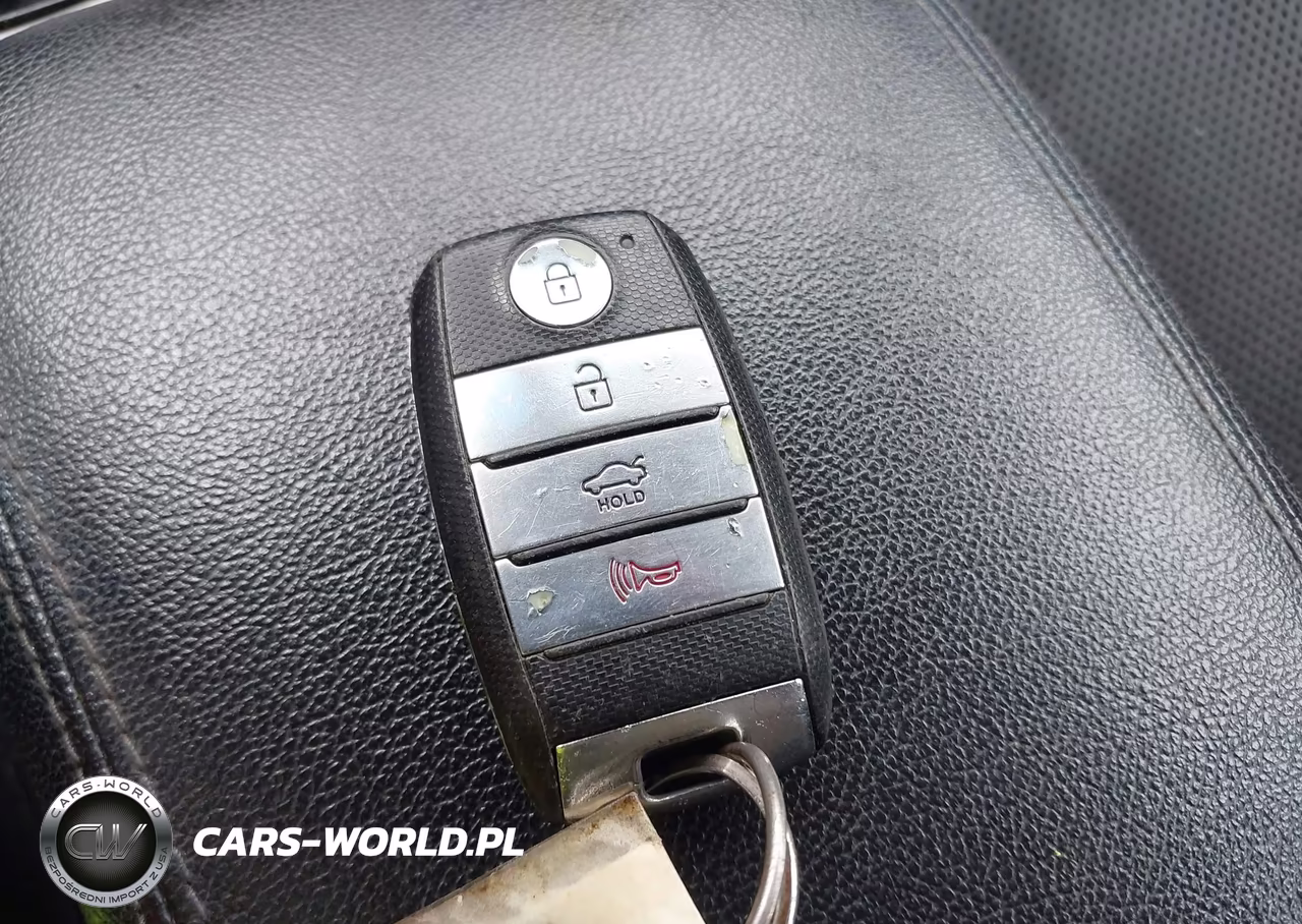 2020 Kia Optima S VIN:5XXGT4L38LG412432 - 11