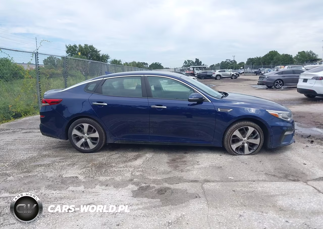 2020 Kia Optima S VIN:5XXGT4L38LG412432 - 13