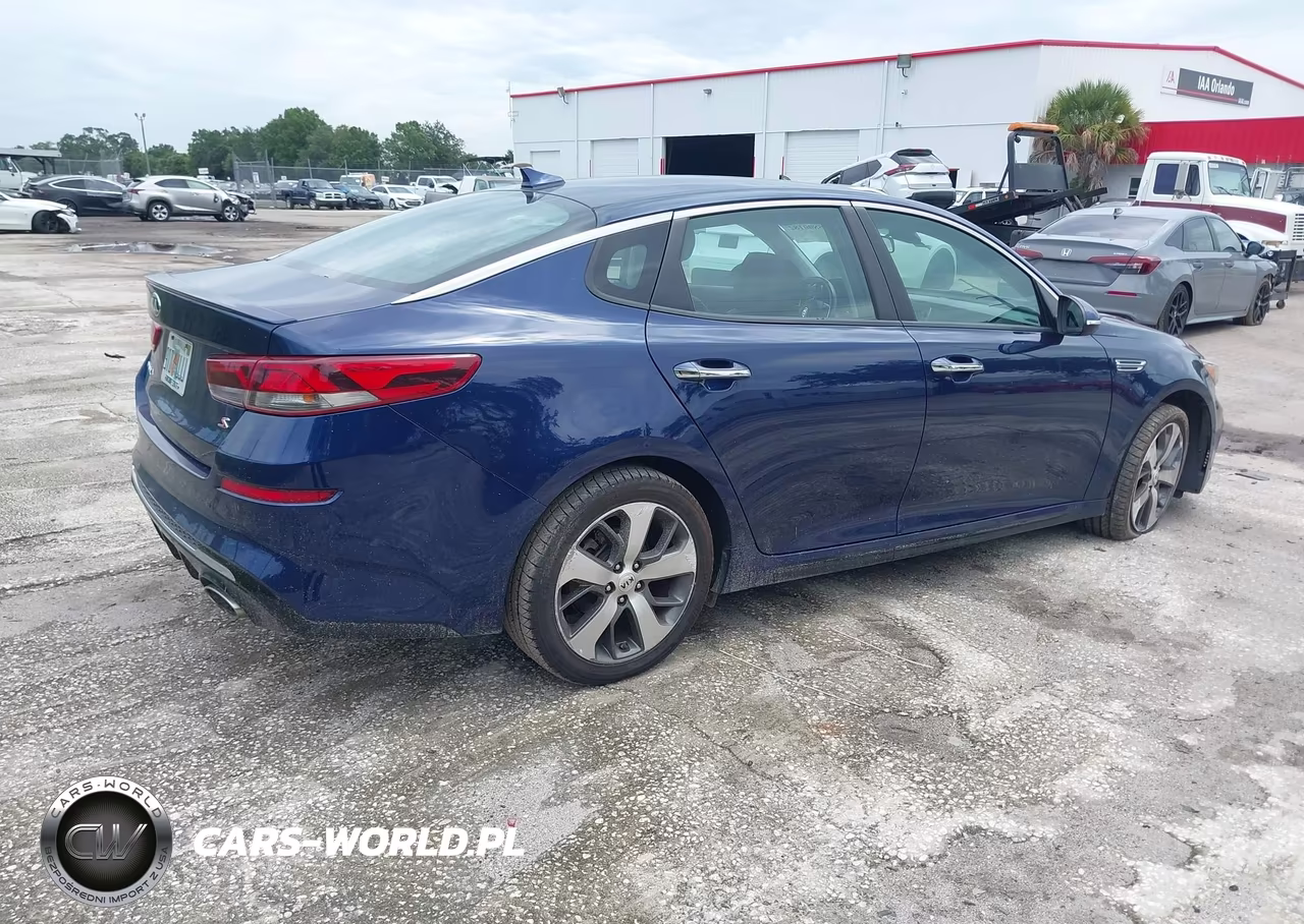 2020 Kia Optima S VIN:5XXGT4L38LG412432 - 4